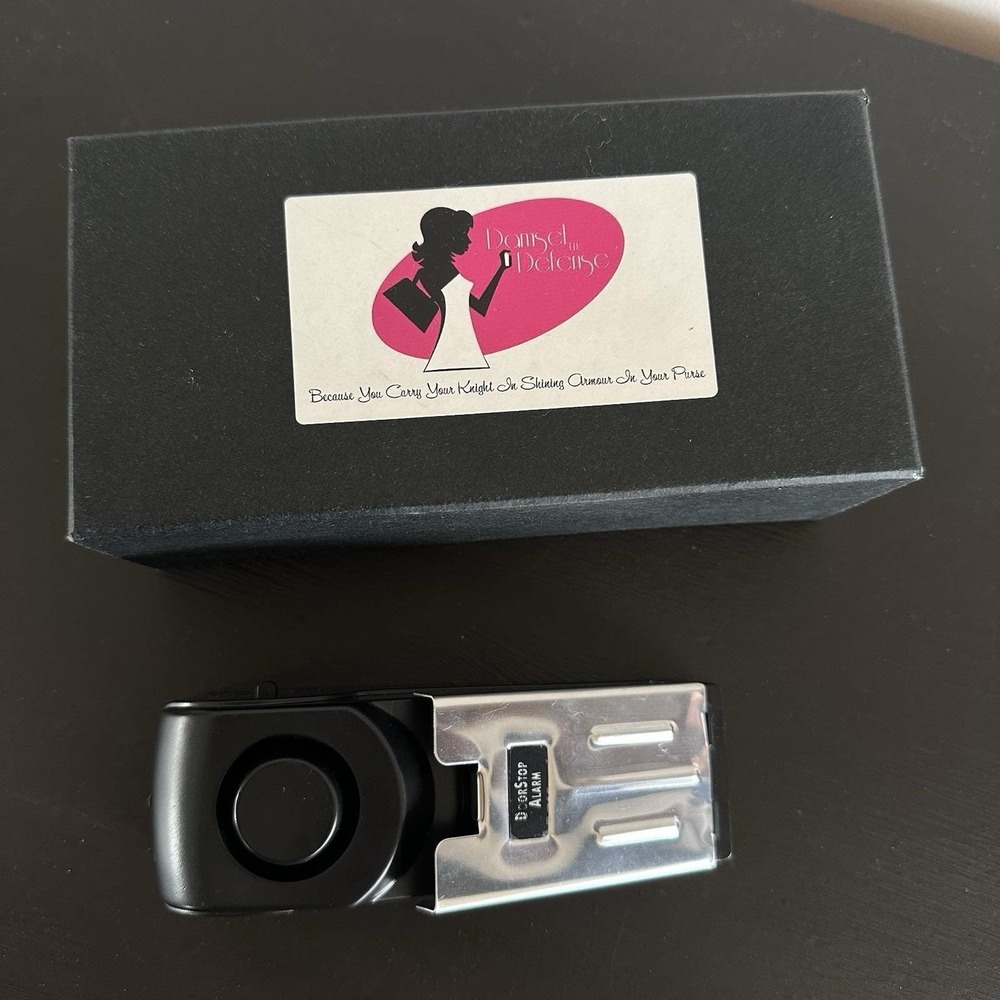 NEW Damsel In Distress Women's Alarm Alert Doorstop Break‎ In Prevention Battery